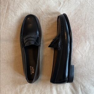 GH Bass Whitney Weejuns Black Leather Loafers (Sold Out)
